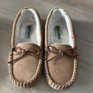 Minnetonka slip on shoes